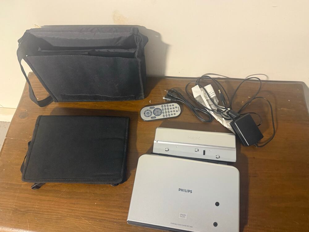Philips Portable DVD Player Matching Docking, Battery Base & Carrying Case - SO
